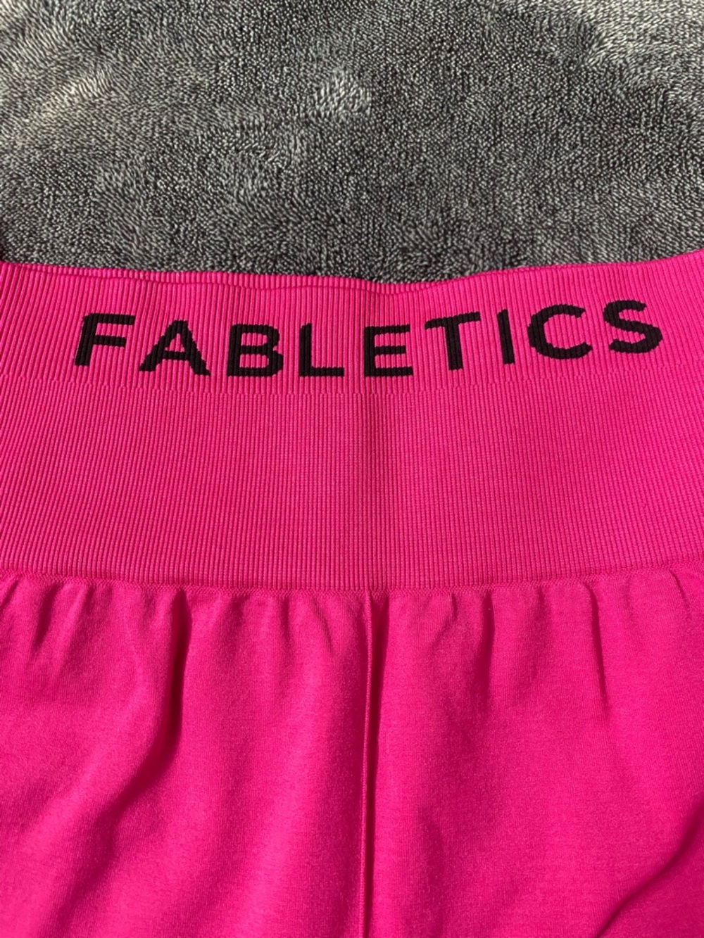 Fabletics Hot Pink Seamless High-Waisted Perforated Leggings Size S/M Like New - Picture 5 of 8